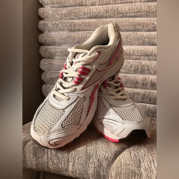 Reebok Women’s Susan G. Komen Relay For Life Running Shoes Size 8.5 - Picture 9 of 14